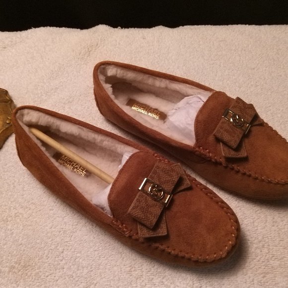Ladies House Slippers - Picture 1 of 4